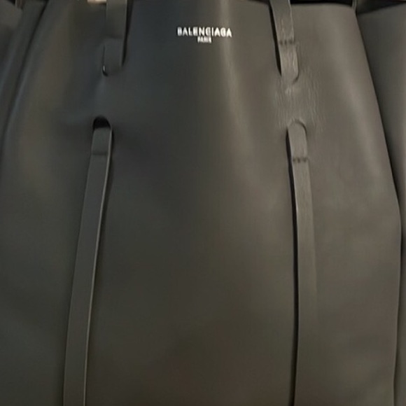 Balenciaga everyday tote bag. Grey. Logo w documentation. Excellent cond… - Picture 9 of 11